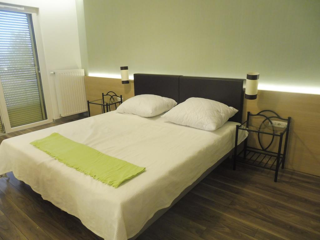 Azur Apartman Lägenhet Velence Exteriör bild